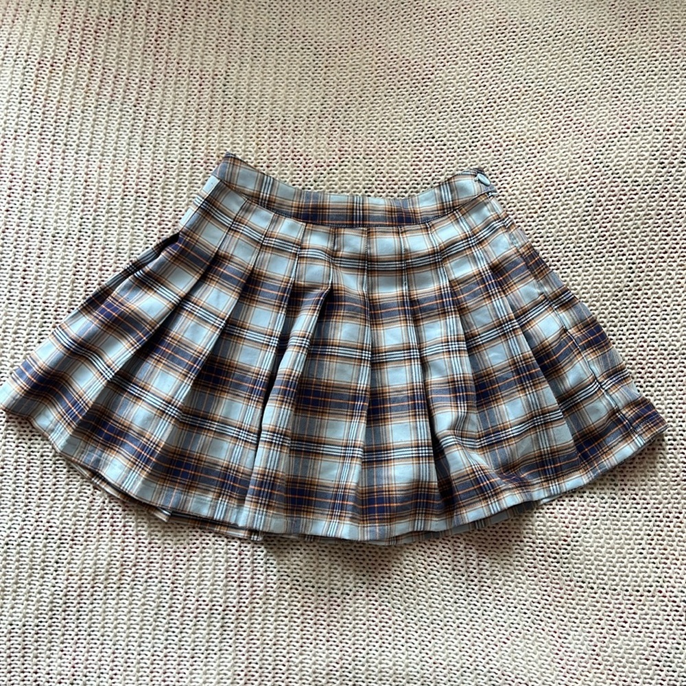 Adorable pleated blue plaid (light and navy blue) mini skirt. Sz S